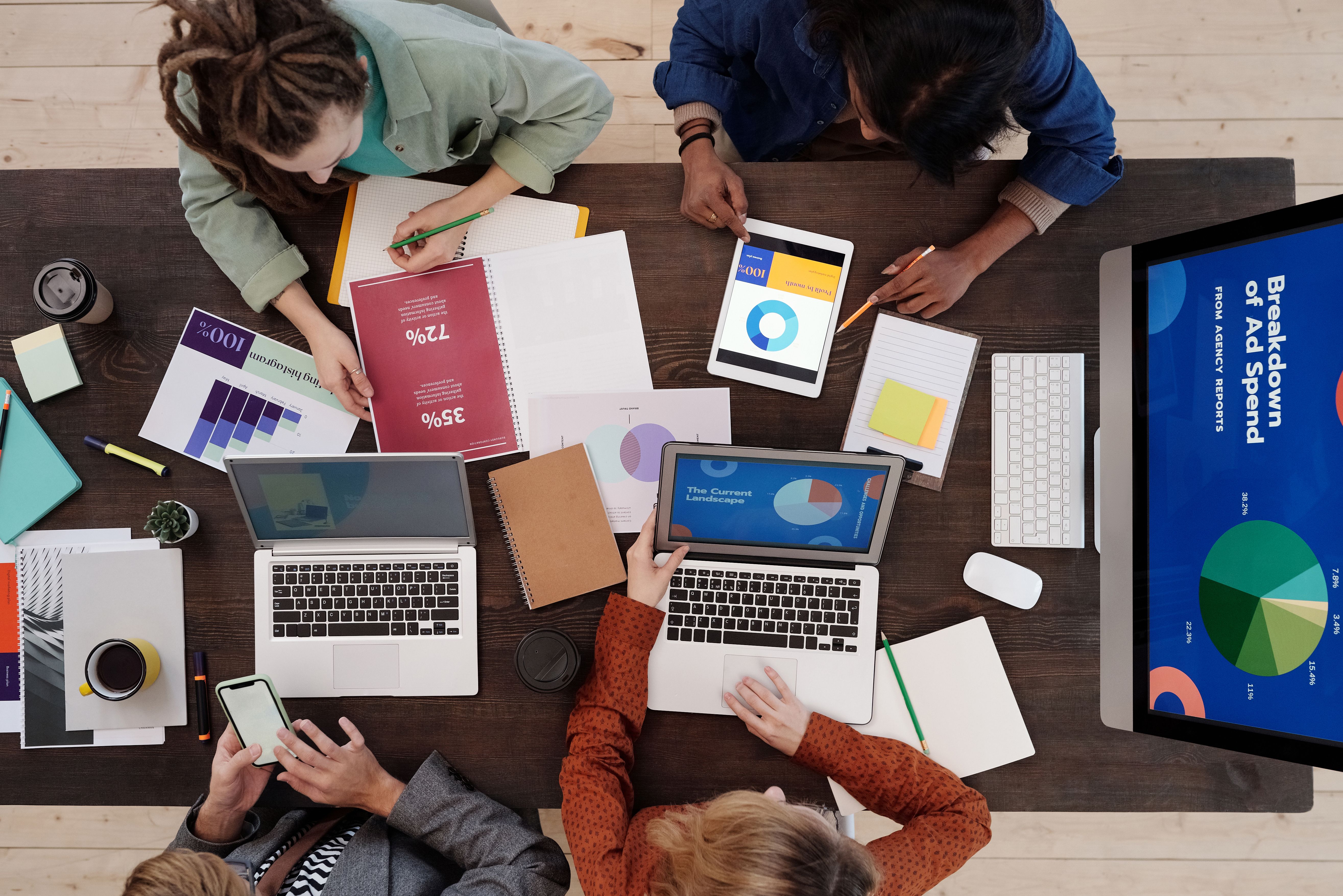 Performance marketing case studies showing Google Ads cost per lead reduction, Meta Ads ROAS improvement, and LinkedIn B2B pipeline results